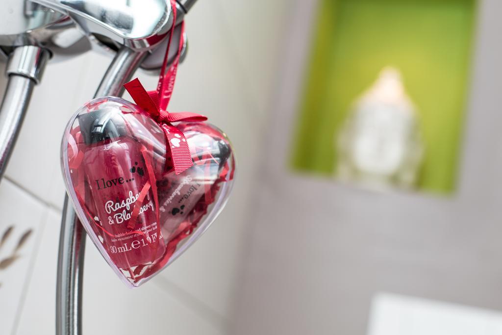 Private Wellness Suiten Mit Whirlpool Essen Værelse billede