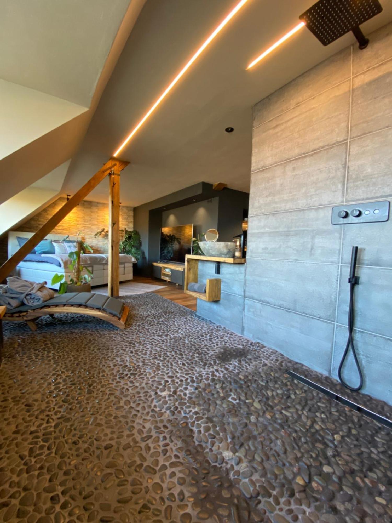 Private Wellness Suiten Mit Whirlpool Essen Eksteriør billede